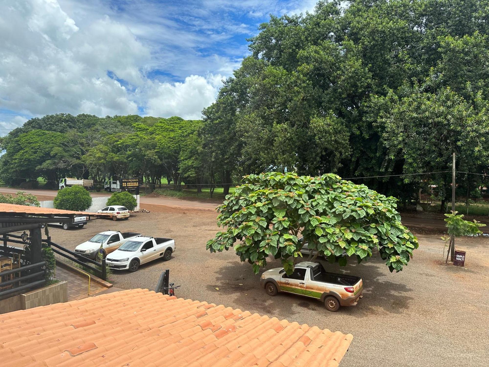 Hotel E Restaurante Na Chacara ドウラドス エクステリア 写真